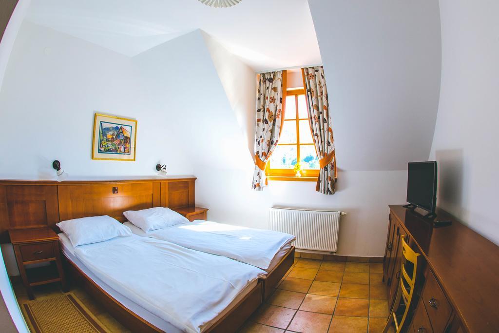 Hotel Kovac Osilnica Exteriör bild